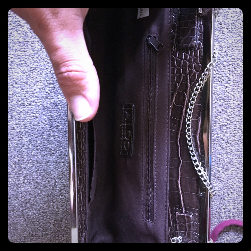 Aldo Clutch